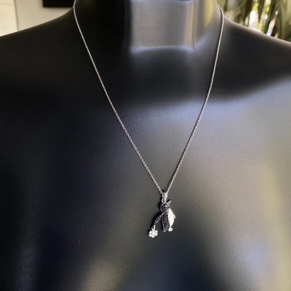 Mr Penguin Snowflake Crystal Fifth Avenue Necklace NWT - Picture 2 of 7